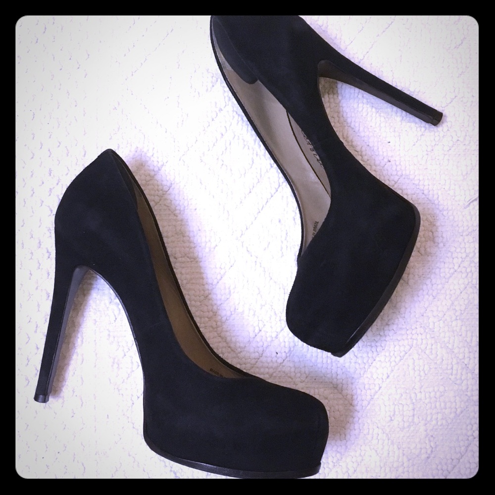 So comfortable! Pour La Victoire Suede Irina Pumps